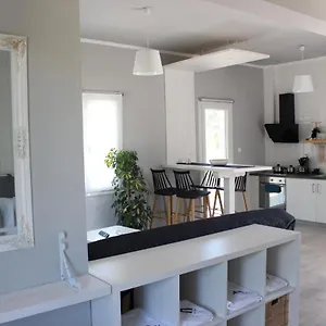 https://nanas-studios.hotelschalkidiki.net