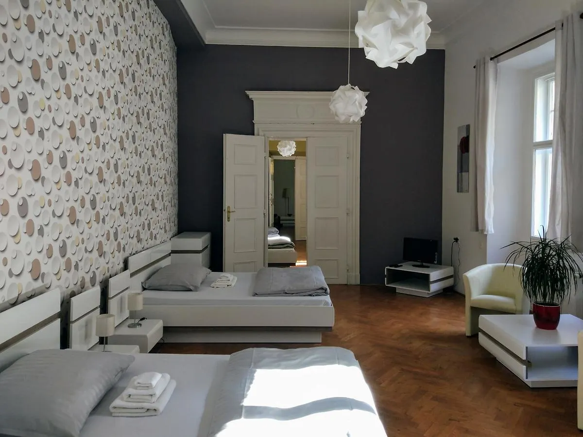 Apartments Tynska 7 Prague